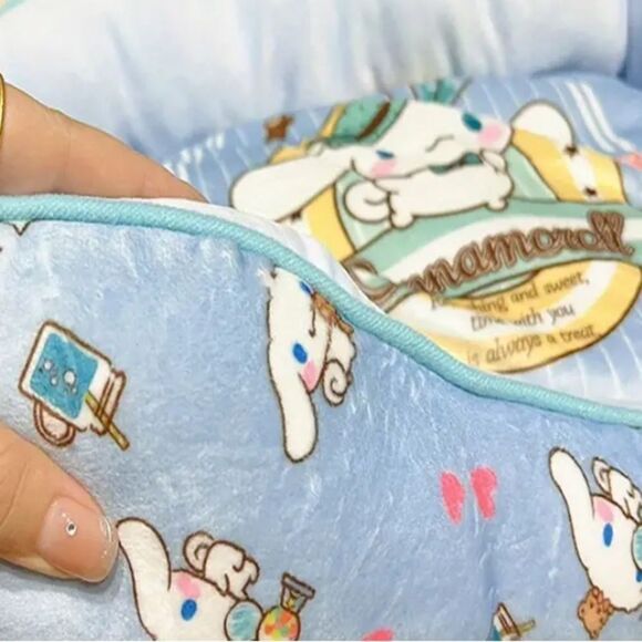 Sanrio Hello Kitty and Friends Cinnamaroll Super Soft Non-Slip Pet Bed Dogs Cats - Picture 4 of 7